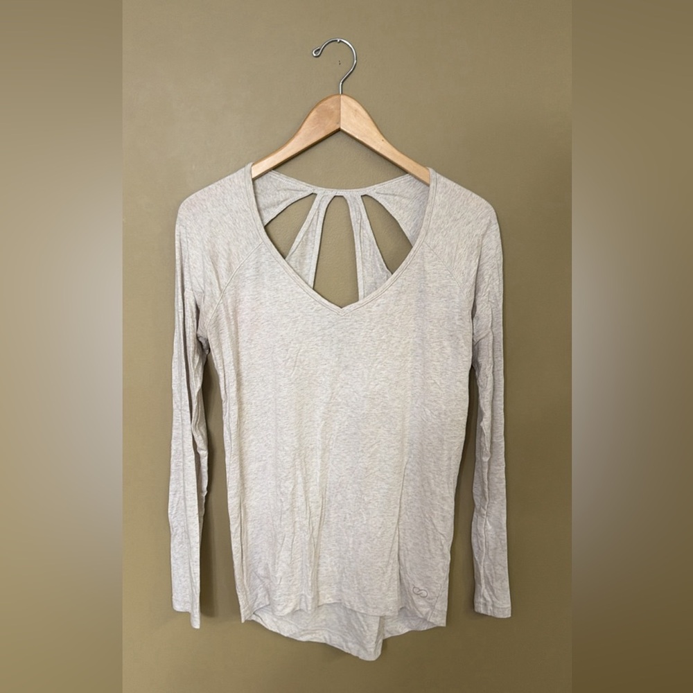 CALIA by Carrie Underwood Cream Long Sleeve Cutout Top